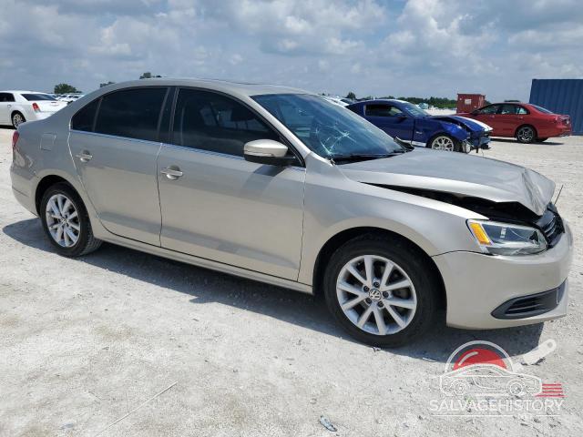 3VWD07AJ5EM278086 2014 VOLKSWAGEN JETTA photo no. 4