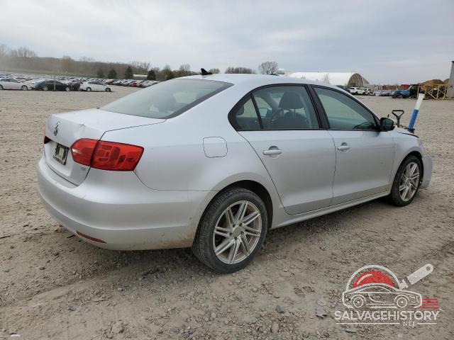 3VWD17AJ4EM283731 2014 VOLKSWAGEN JETTA photo no. 3
