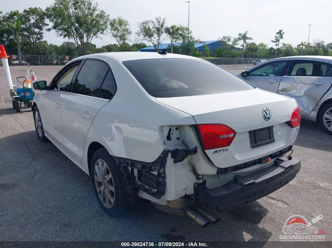 3VWD17AJ4EM385627 2014 VOLKSWAGEN JETTA photo no. 3