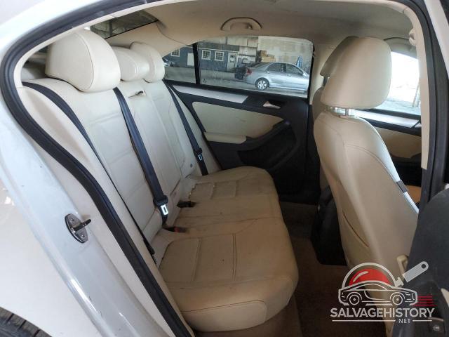 3VWD17AJ7EM226861 2014 VOLKSWAGEN JETTA photo no. 10