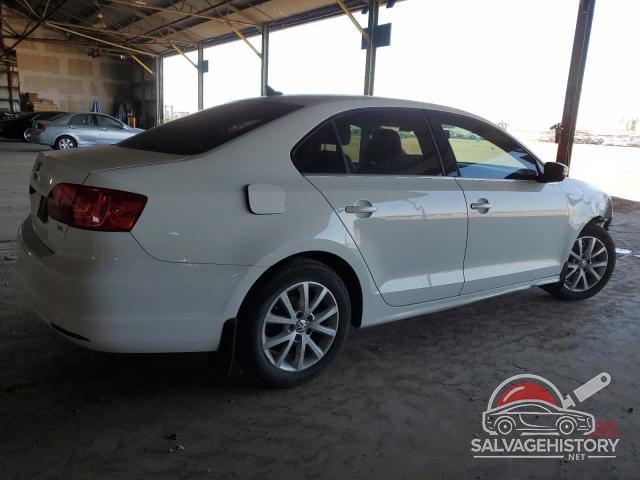 3VWD17AJ7EM226861 2014 VOLKSWAGEN JETTA photo no. 3