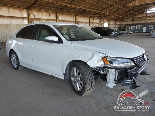 3VWD17AJ7EM226861 2014 VOLKSWAGEN JETTA photo no. 4