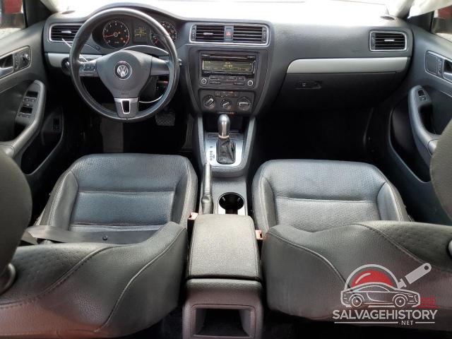 3VWD17AJ7EM398937 2014 VOLKSWAGEN JETTA photo no. 8