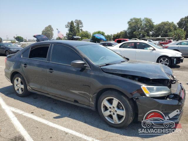 3VWD17AJ8FM274712 2015 VOLKSWAGEN JETTA photo no. 4