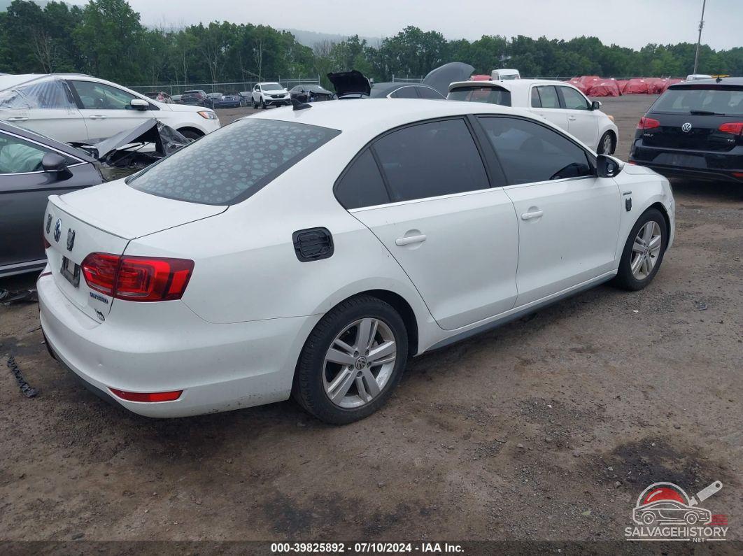 3VW637AJ9EM312594 2014 VOLKSWAGEN JETTA SEDAN photo no. 4