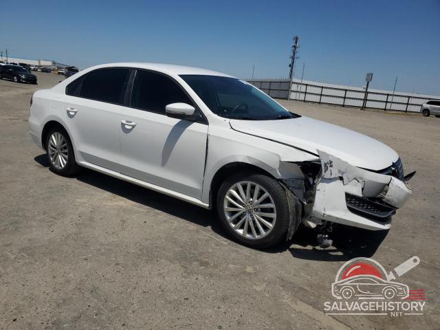 1VWAT7A3XFC077430 2015 VOLKSWAGEN PASSAT photo no. 4