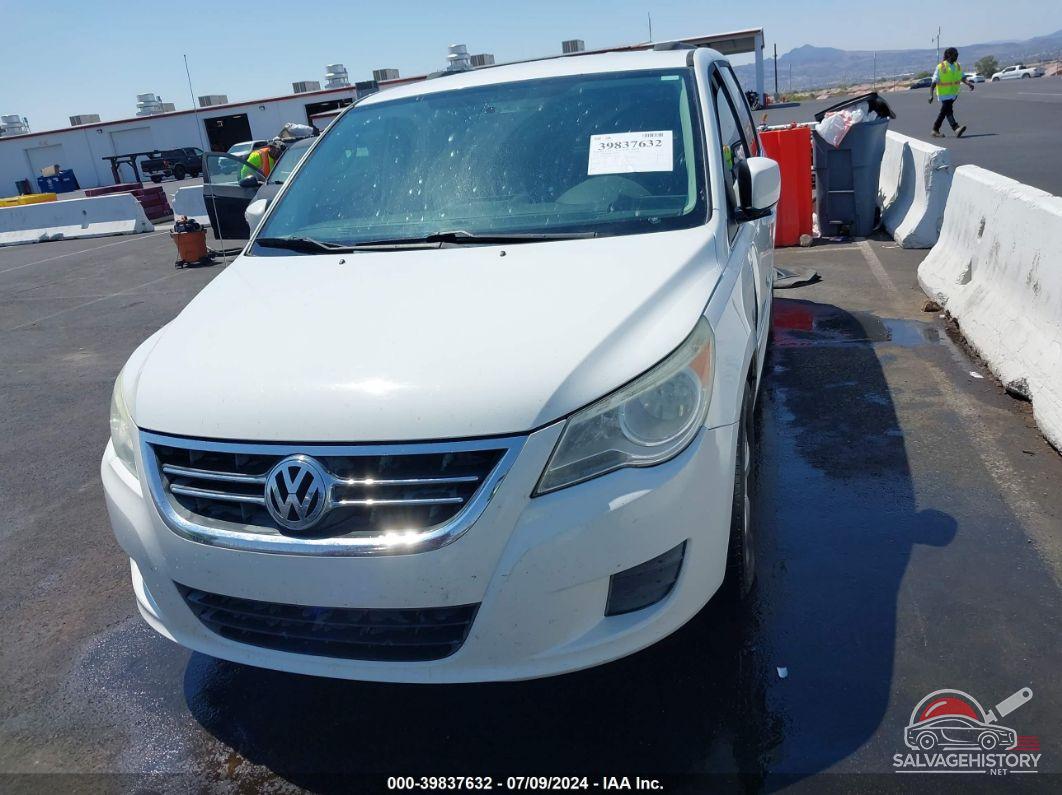 2V4RW3DG8BR626182 2011 VOLKSWAGEN ROUTAN photo no. 6