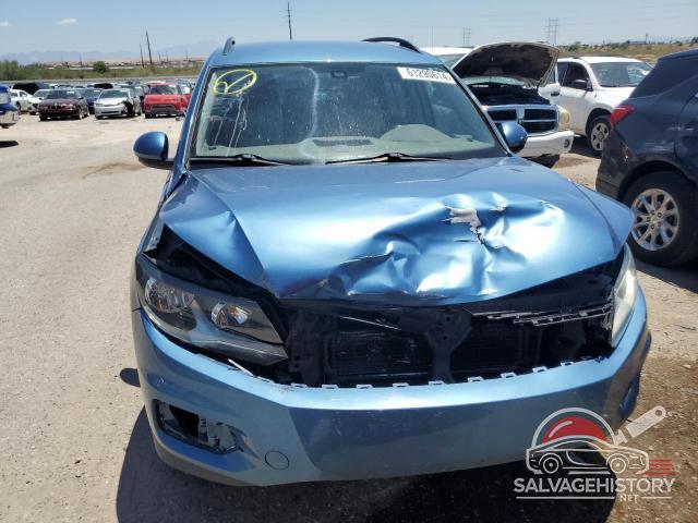 WVGBV7AX0HK031579 2017 VOLKSWAGEN TIGUAN photo no. 5