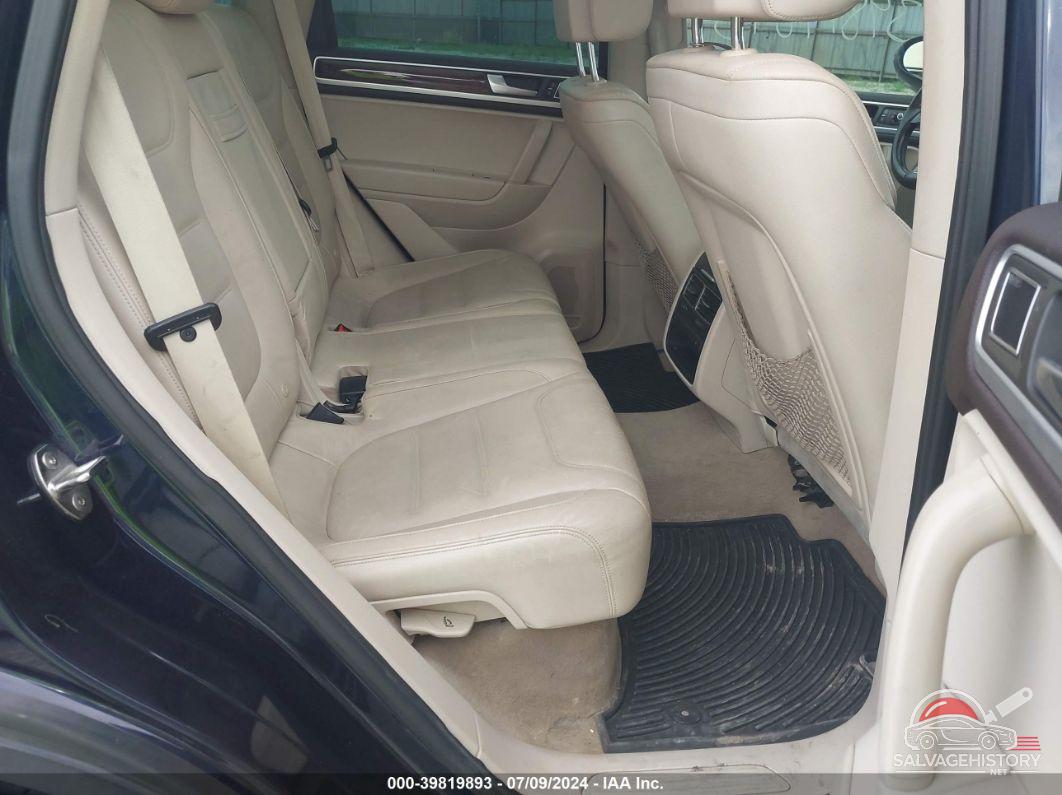WVGEK9BP9CD007083 2012 VOLKSWAGEN TOUAREG photo no. 8