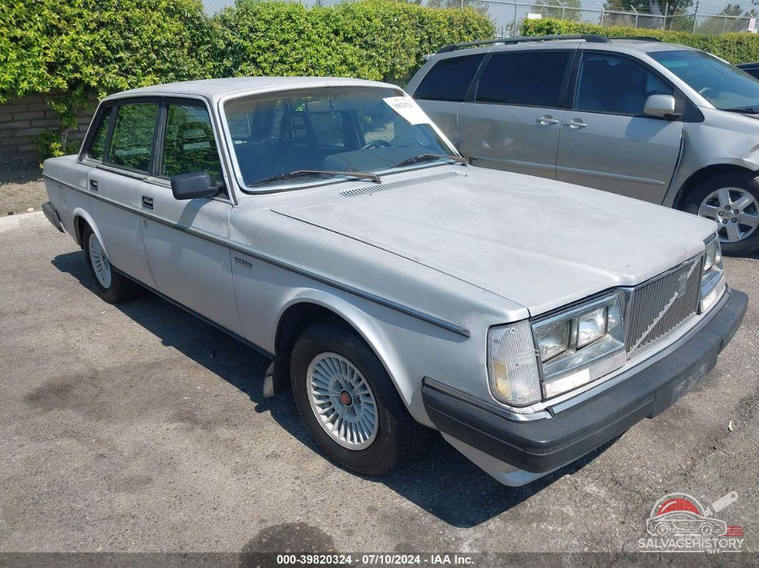 YV1AX8843E1042017 1984 VOLVO 244 photo no. 2