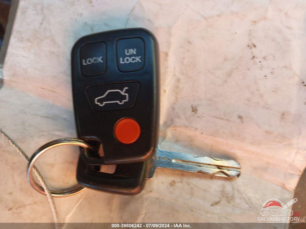 YV1LW5346W2370769 1998 VOLVO V70 photo no. 11