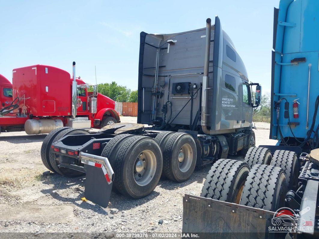 4V4NC9EH3LN215836 2020 VOLVO VNL photo no. 4