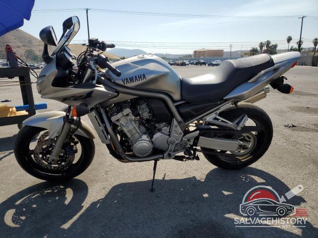 JYARN07Y82A000440 2002 YAMAHA FZS10 photo no. 3