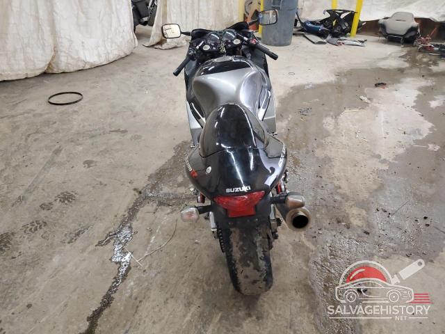 JS1GW71A212101537 2001 SUZUKI GSX1300 R photo no. 4