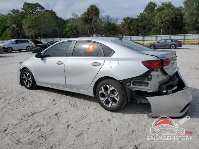3KPF24AD5ME399983 2021 KIA FORTE photo no. 2
