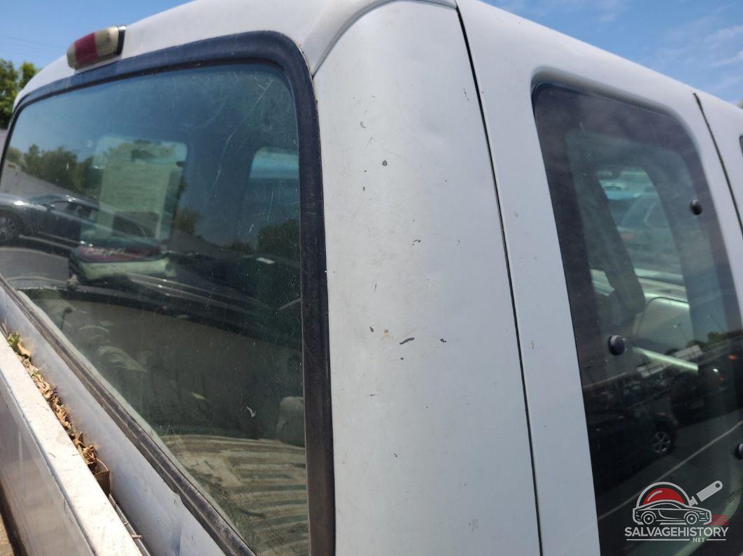 3FTNX20L24MA12631 2004 FORD F250 photo no. 8
