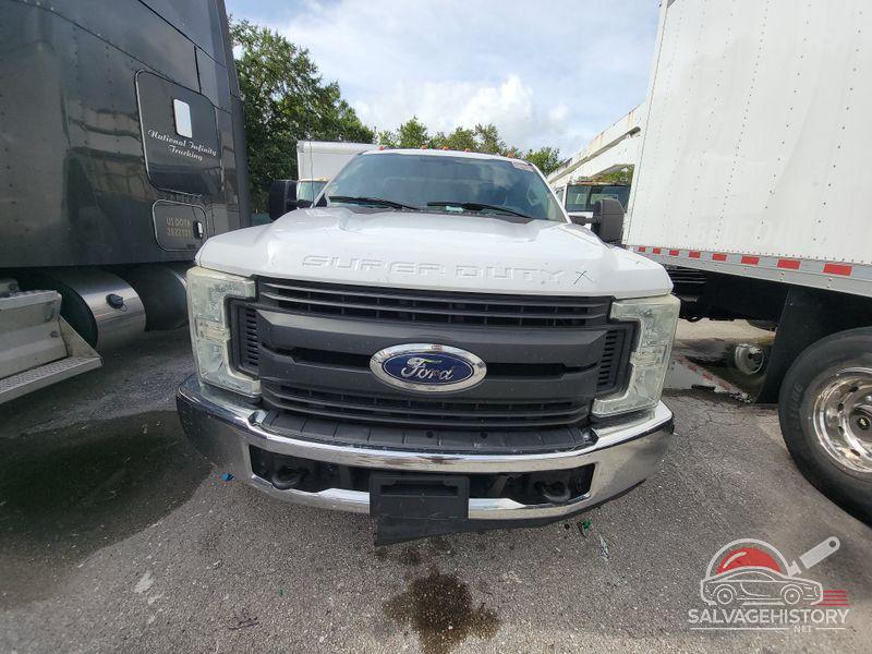 1FDRF3HT3HEB61815 2017 FORD F-350 CHASSIS photo no. 5