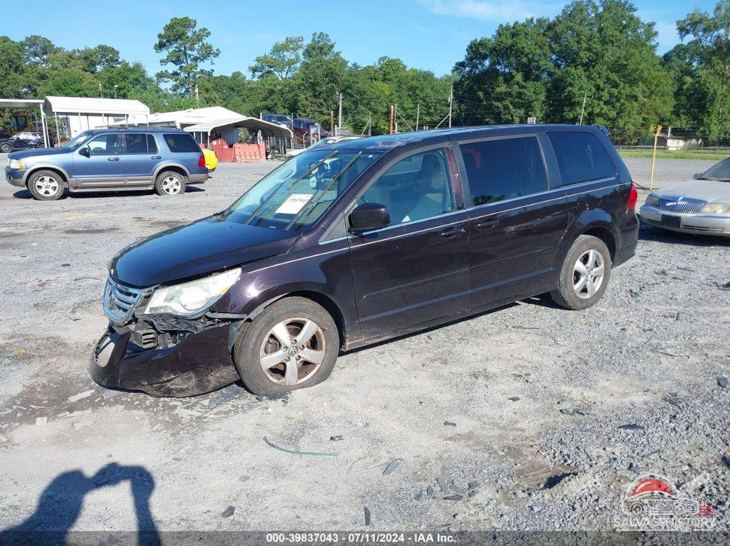 2V4RW3D10AR295057 2010 VOLKSWAGEN ROUTAN photo no. 2