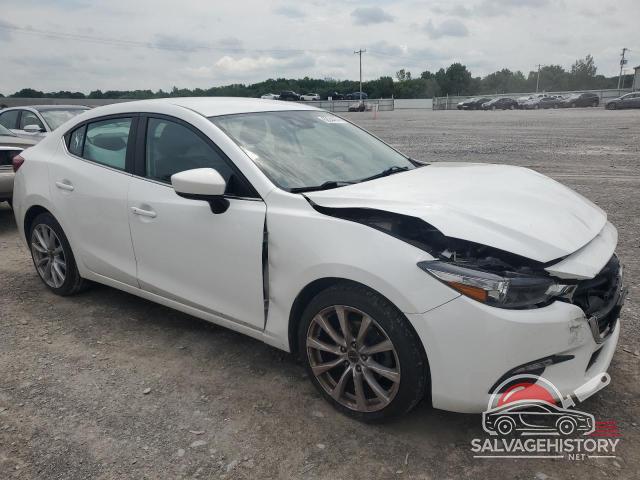 3MZBN1V31JM197744 2018 MAZDA 3 photo no. 4
