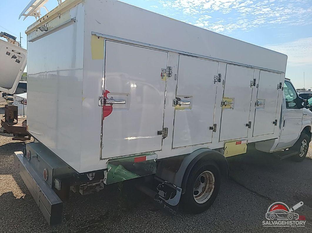 1FDXE4FS4HDC72213 2017 FORD ECONOLINE photo no. 5