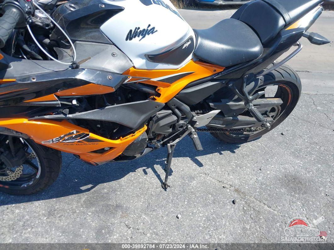 JKAEXEJ19HDA01848 2017 KAWASAKI EX650 photo no. 9