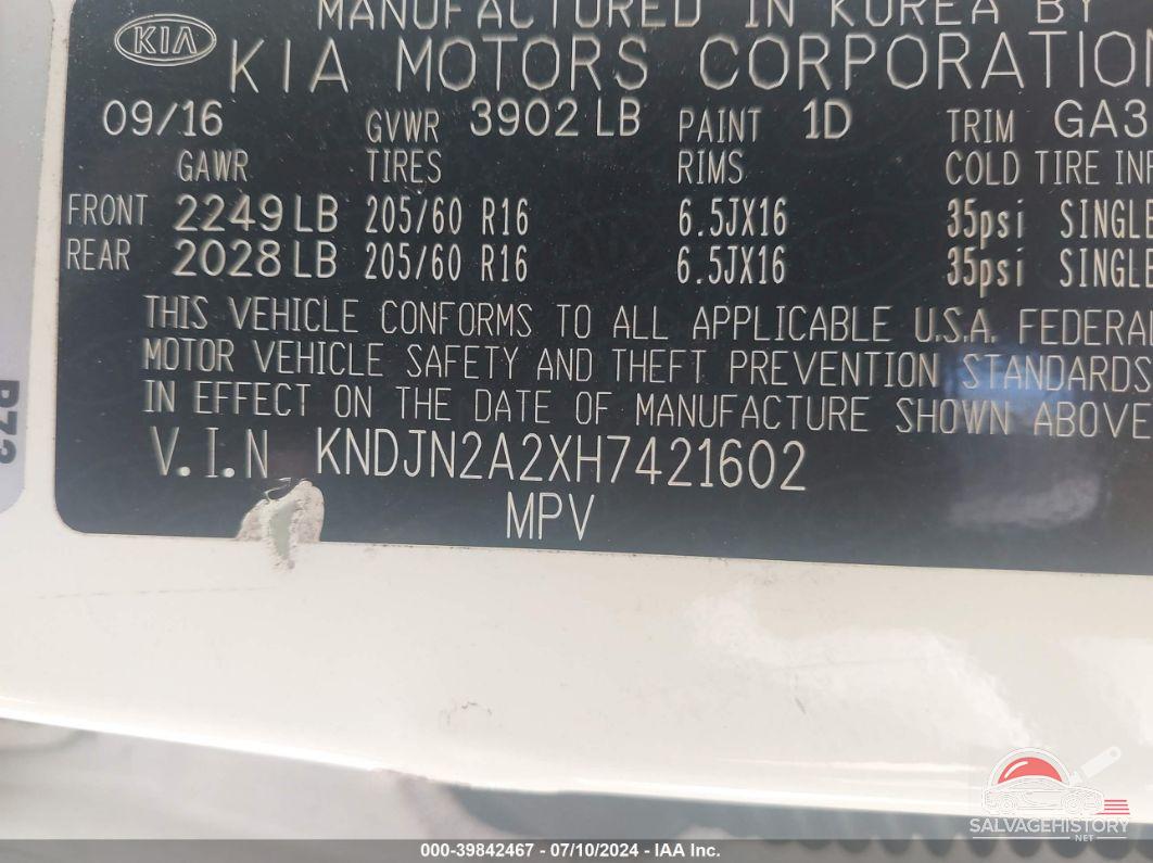 KNDJN2A2XH7421602 2017 KIA SOUL photo no. 9