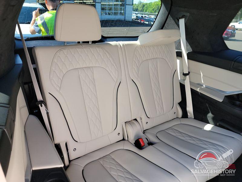 5UXCW2C0XN9K55940 2022 BMW X7 photo no. 9