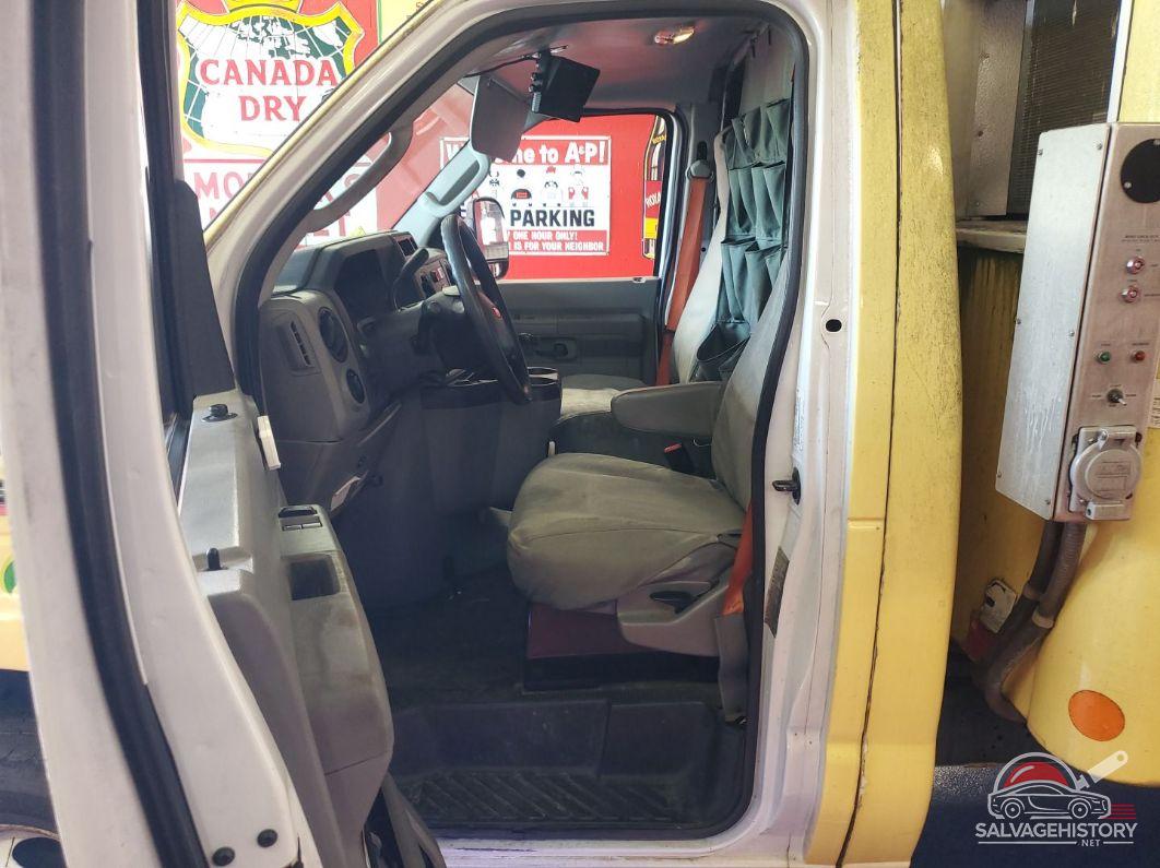 1FDXE4FS1HDC68636 2017 FORD ECONOLINE photo no. 8