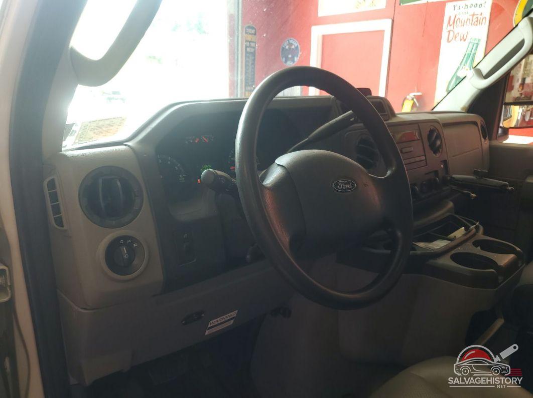 1FDXE4FS3KDC07800 2019 FORD ECONOLINE photo no. 8