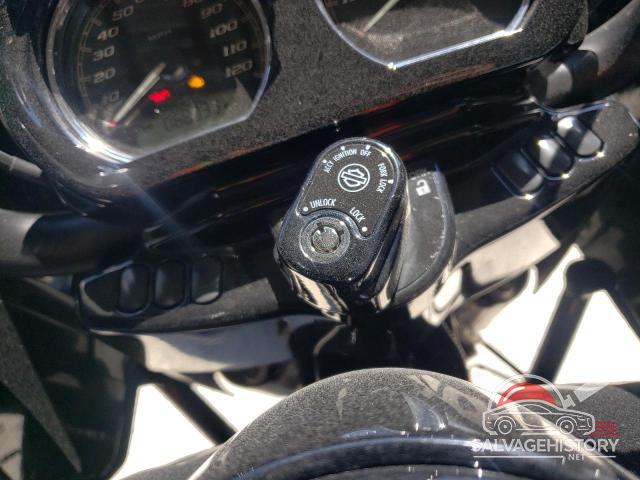 1HD1KTC11JB679575 2018 HARLEY-DAVIDSON FL photo no. 8