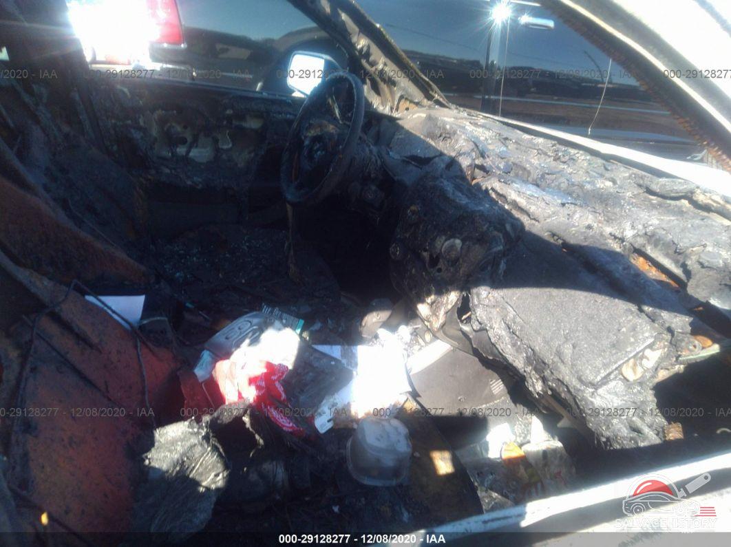 1FAHP3FN7AW205631 2010 FORD FOCUS photo no. 5