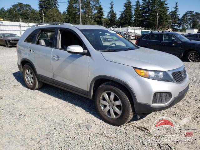 5XYKTDA20CG245936 2012 KIA SORENTO photo no. 4