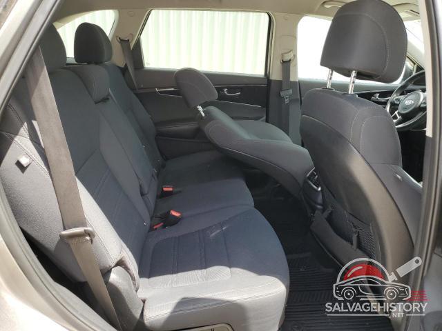 5XYPG4A32HG241994 2017 KIA SORENTO photo no. 11