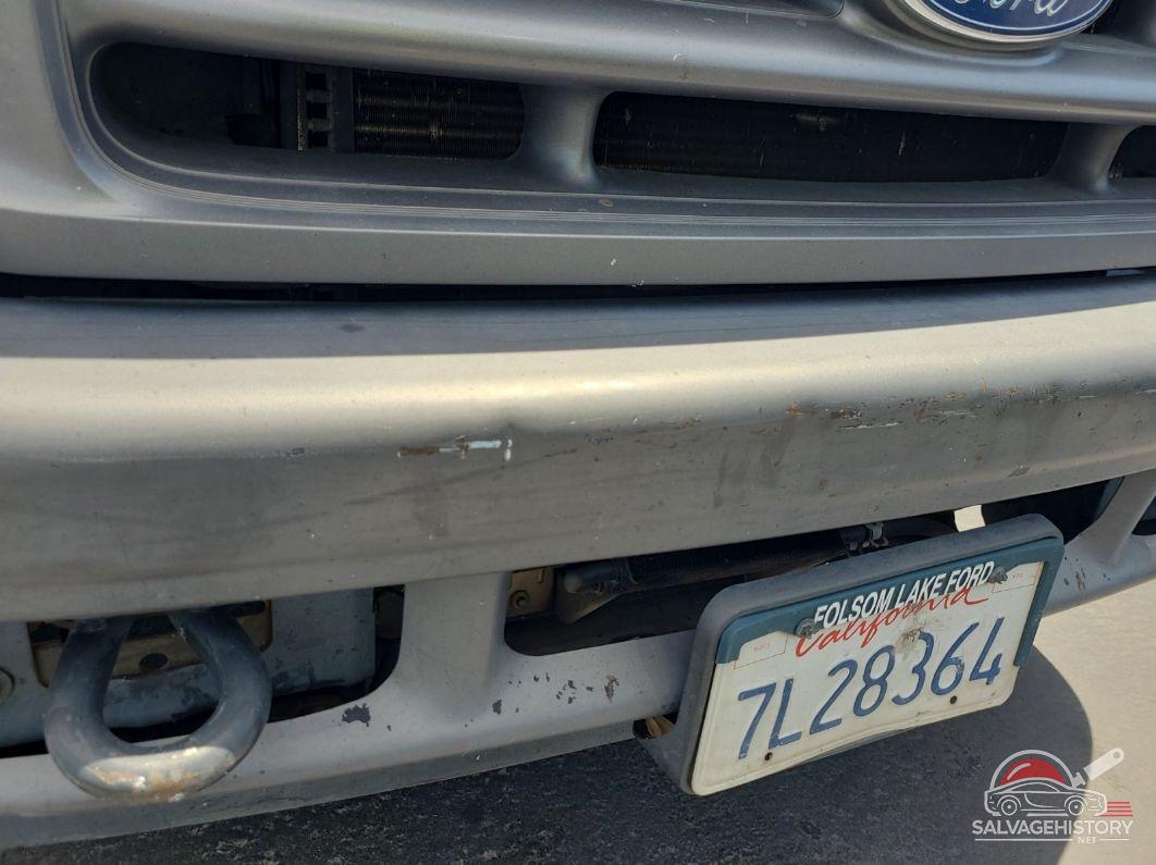 3FTNX20L24MA12631 2004 FORD F250 photo no. 3