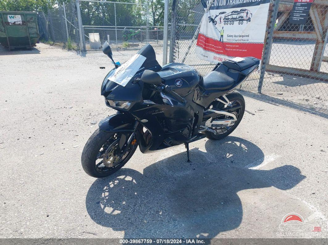 JH2PC4003FK800616 2015 HONDA CBR600 photo no. 2