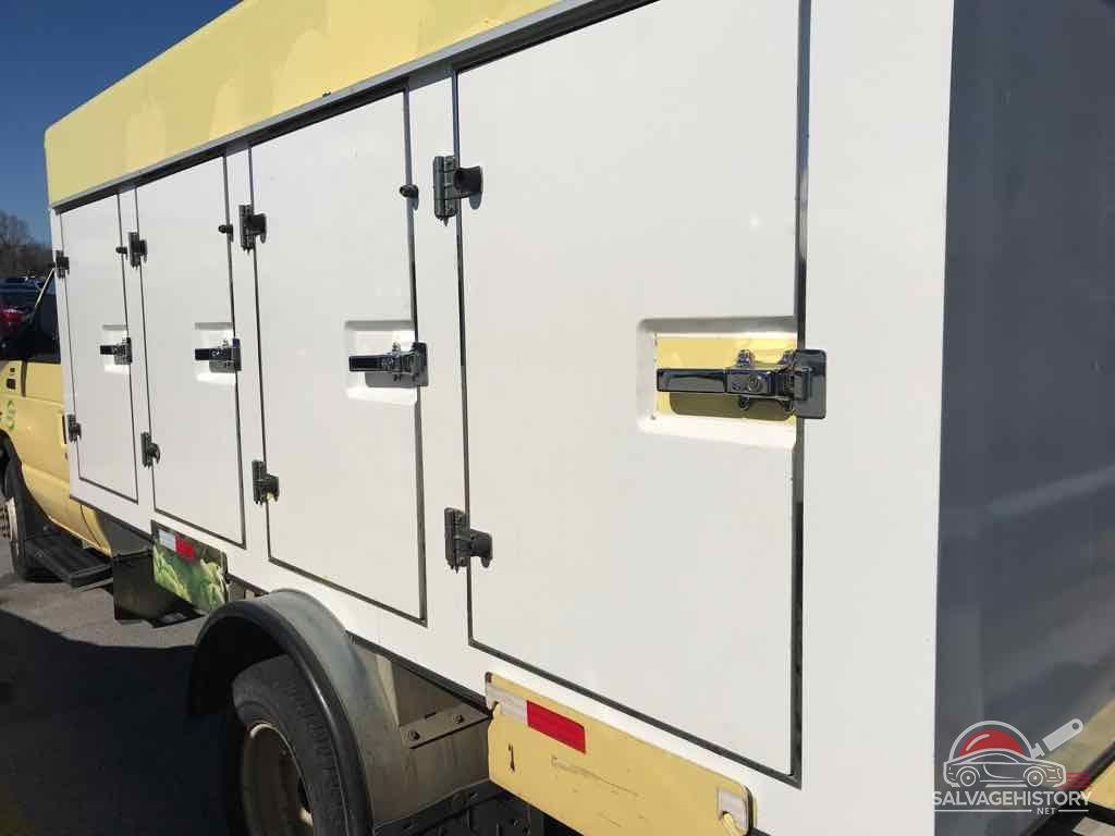 1FDXE4FS4KDC52275 2019 FORD E-450 CUTAWAY photo no. 3
