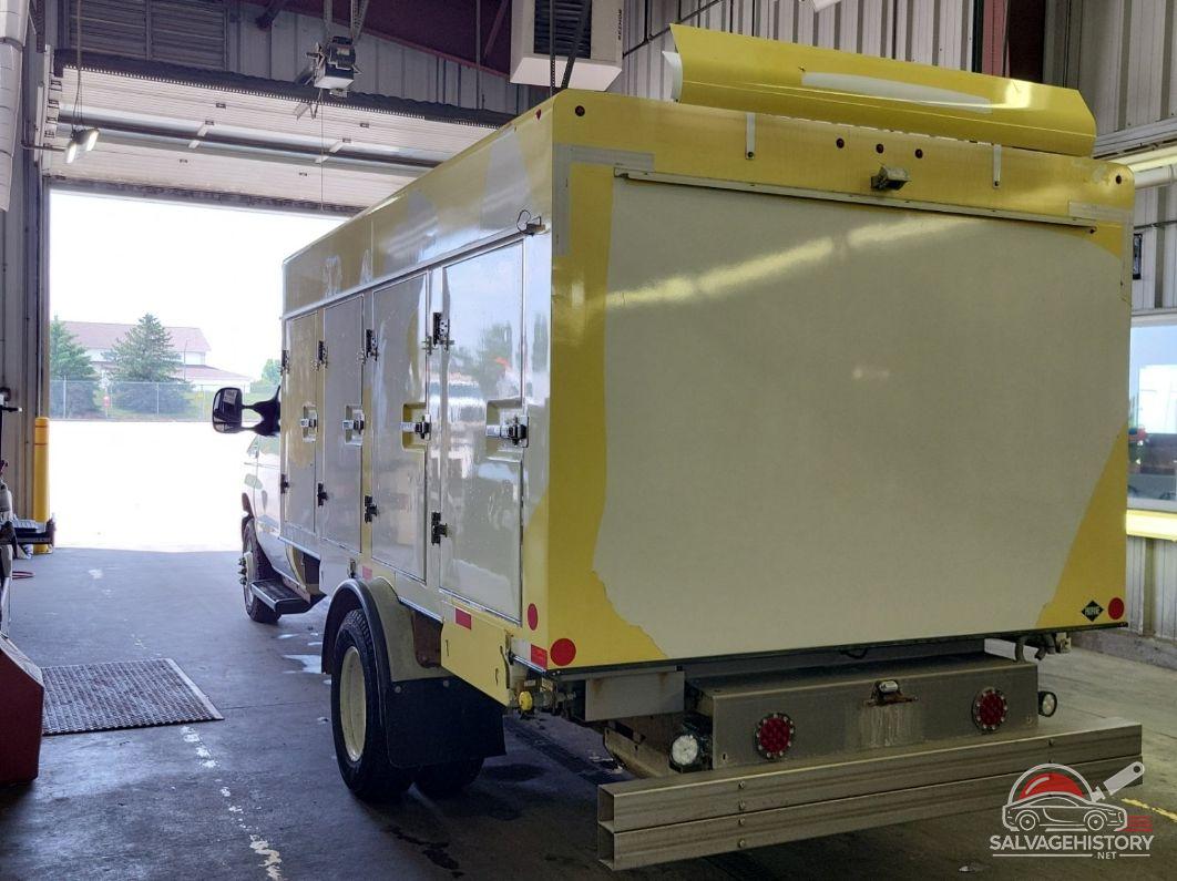 1FDXE4FS5HDC69093 2017 FORD ECONOLINE photo no. 4