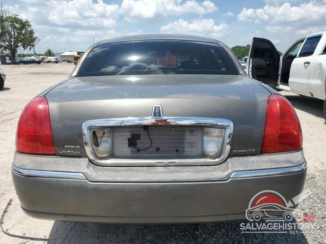 1LNHM81W63Y673109 2003 LINCOLN TOWNCAR photo no. 6