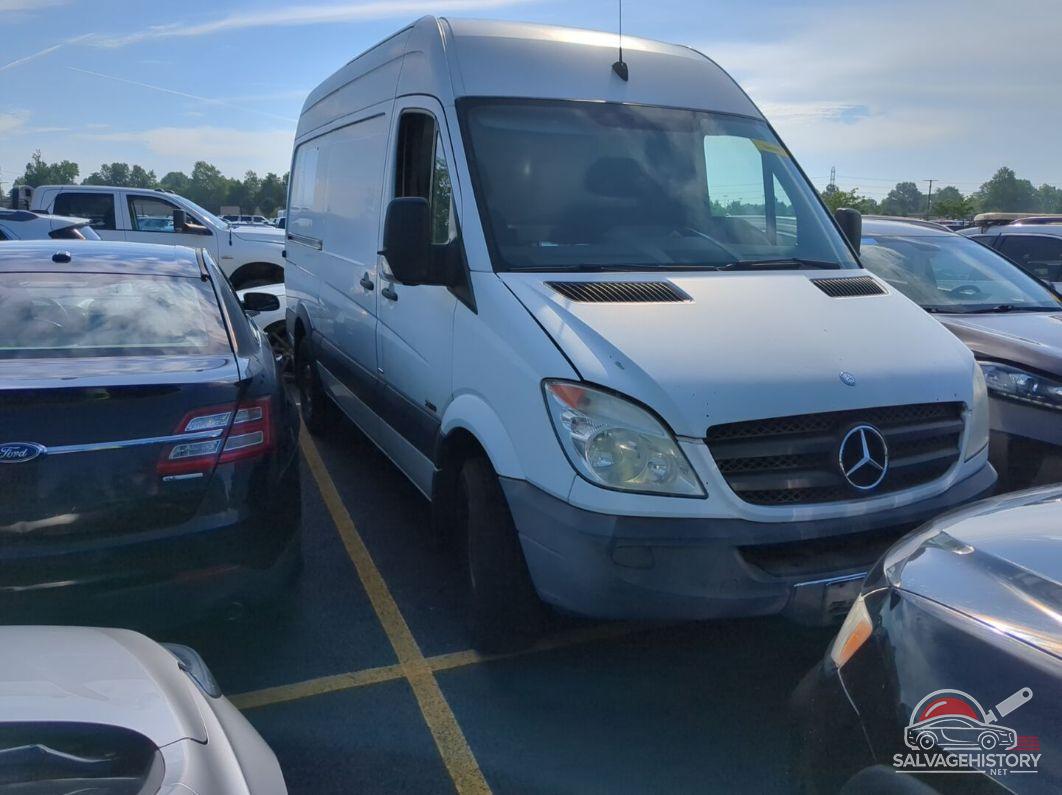 WD3PE7CC7D5738430 2013 MERCEDES-BENZ SPRINTER 2500 photo no. 9