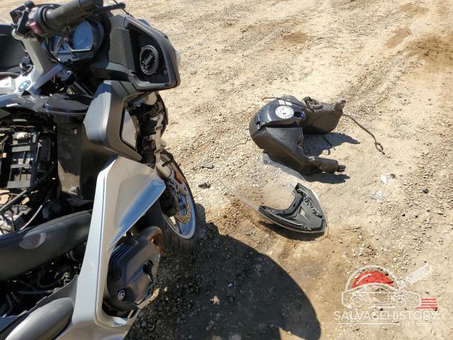 WB1044001BZW18970 2011 BMW R-SERIES photo no. 9
