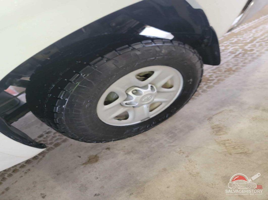 5TFUW5F17JX739274 2018 TOYOTA TUNDRA photo no. 4
