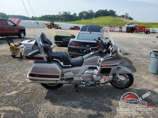 1HFSC2239WA004334 1998 HONDA GL CYCLE photo no. 1