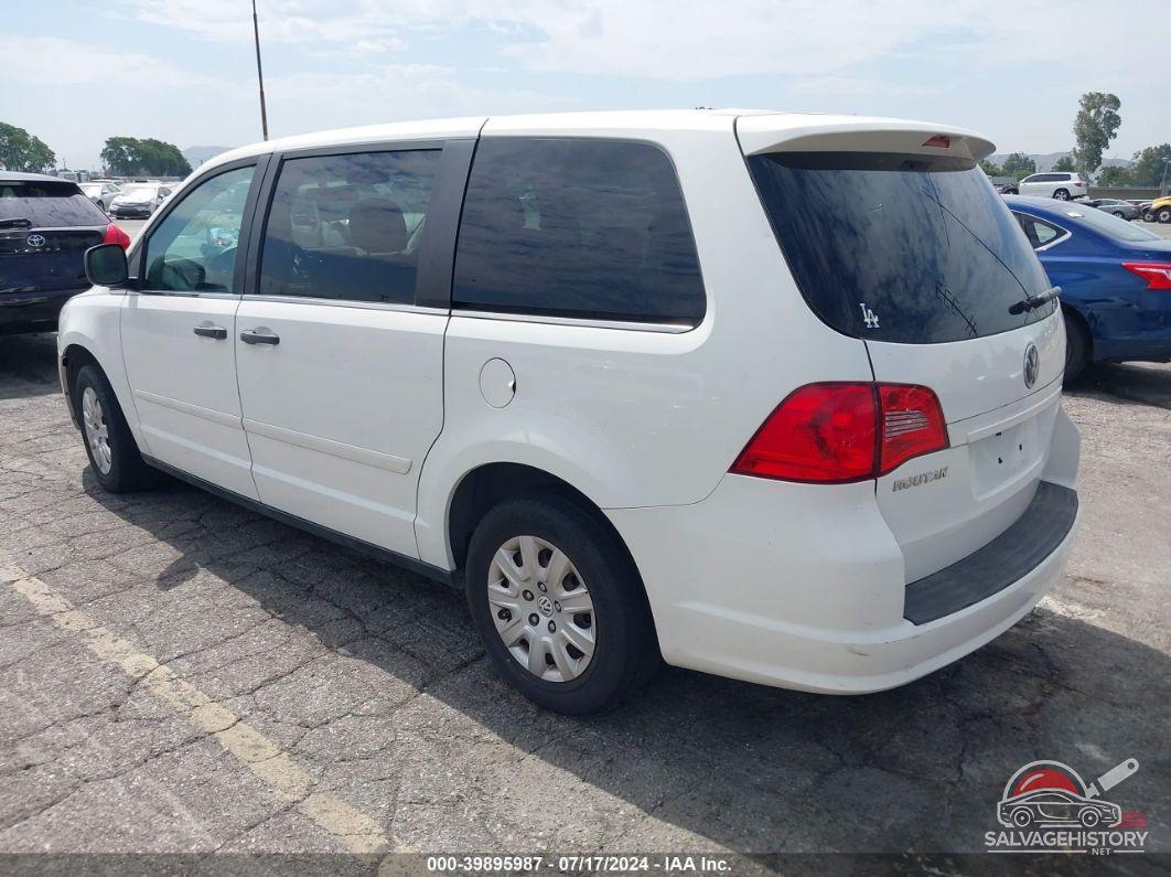 2V4RW4D13AR174321 2010 VOLKSWAGEN ROUTAN photo no. 3