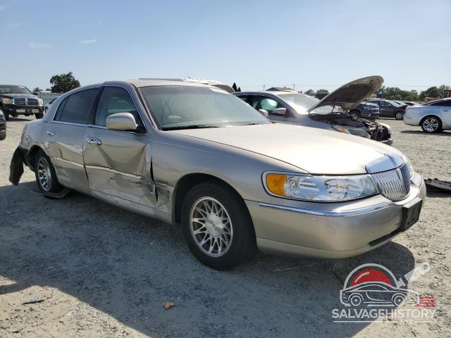 1LNHM82W32Y625838 2002 LINCOLN TOWNCAR photo no. 4