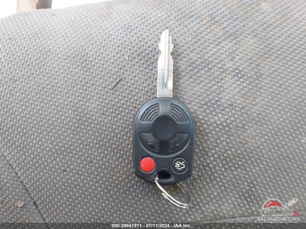1FMCU03Z88KC60296 2008 FORD ESCAPE photo no. 11