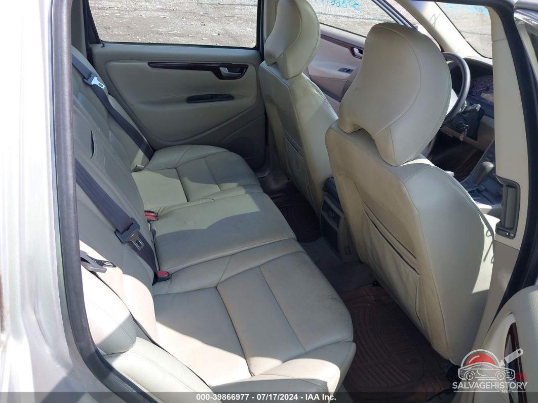 YV1SW53D211016872 2001 VOLVO V70 photo no. 8