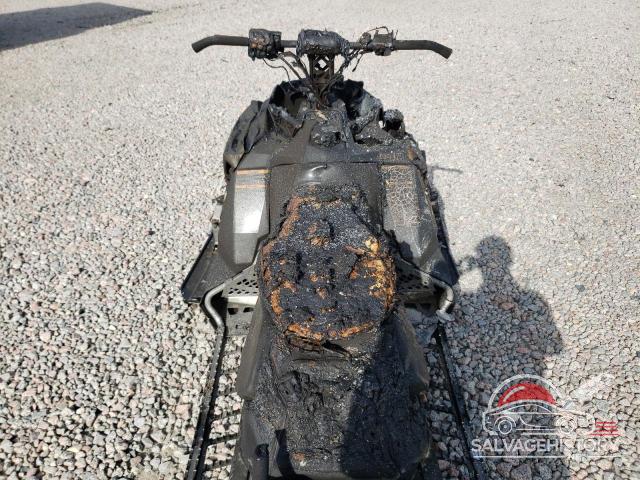 SN1EEC8P7JC176373 2018 POLA SNOWMOBILE photo no. 5