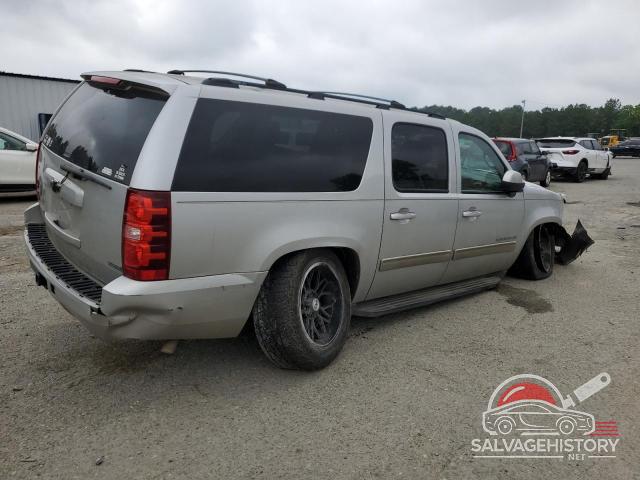 1GNSCHE02BR208331 2011 CHEVROLET SUBURBAN photo no. 3