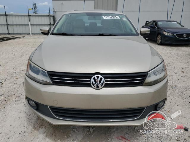 3VWLP7AJXDM242397 2013 VOLKSWAGEN JETTA photo no. 5
