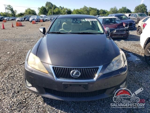 JTHCF5C26A5036073 2010 LEXUS IS photo no. 5